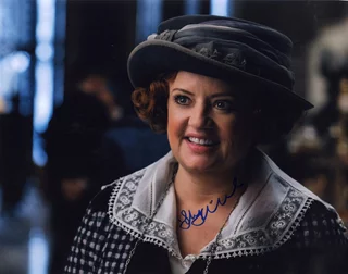 Lucy Davis autograph