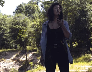 Pollyanna McIntosh autograph