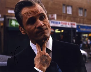Viggo Mortensen autograph