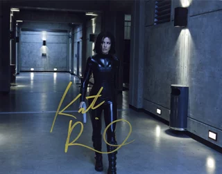 Kate Beckinsale autograph