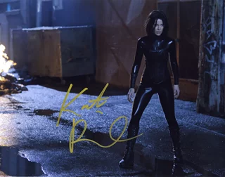 Kate Beckinsale autograph
