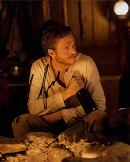 Richard Madden autograph