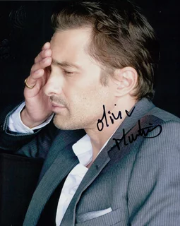 Olivier Martinez autograph