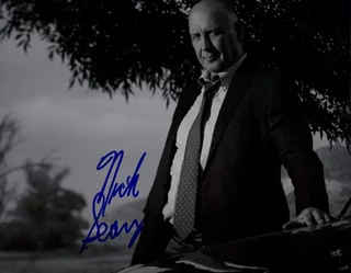 Nick Searcy autograph