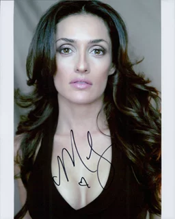 Mirelly Taylor autograph