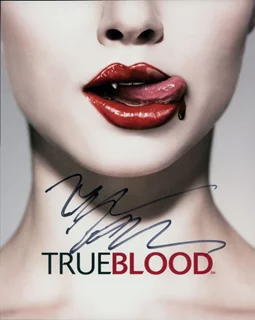 Mariana Klaveno autograph