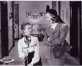 Noel Neill autograph