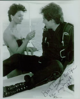 Belle Avery autograph