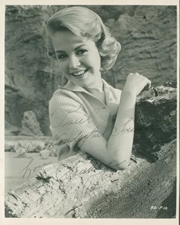 Sandra Dee autograph