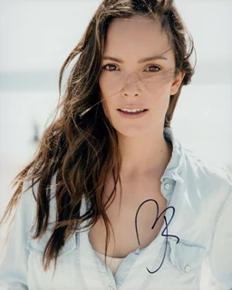 Jodi Balfour autograph