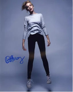 Brianne Howey autograph