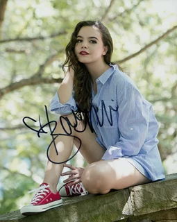 Bailee Madison autograph