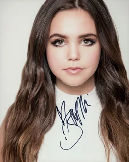 Bailee Madison autograph