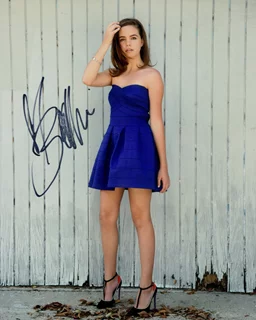 Bailee Madison autograph