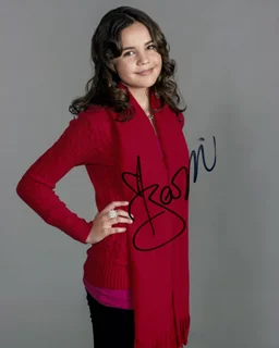 Bailee Madison autograph