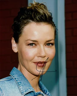 Connie Nielsen autograph