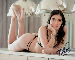 Emily Willis autograph