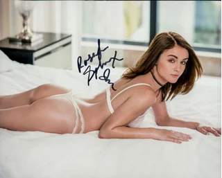 Rosalyn Sphinx autograph