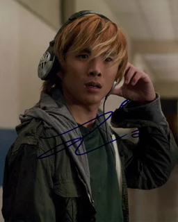 Justin Chon autograph