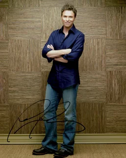Tim Daly autograph