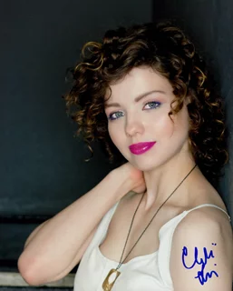 Chloe Levine autograph