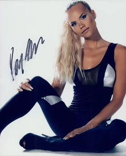 Ine Back Iversen autograph