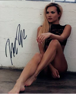 Ine Back Iversen autograph