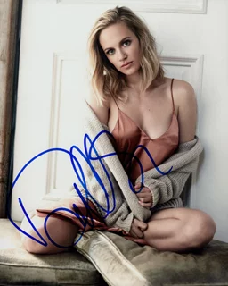 Danielle Savre autograph