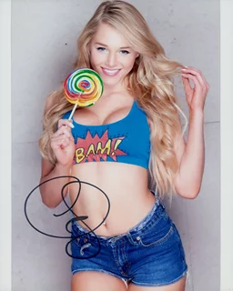 Courtney Tailor autograph
