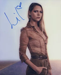 Lily Cowles autograph