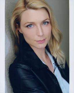 Tania Nolan autograph