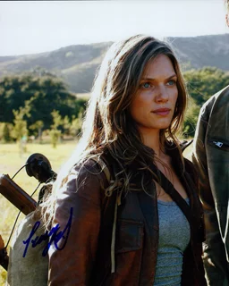 Tracy Spiridakos autograph