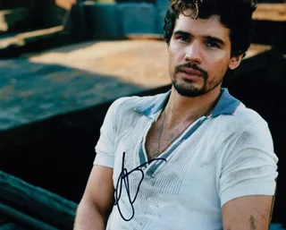 Steven Strait autograph