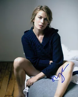 Sonya Walger autograph