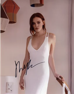 Madeline Brewer autograph
