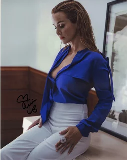 Annie Wersching autograph