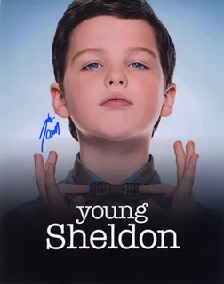 Iain Armitage autograph