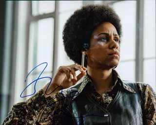 Zawe Ashton autograph