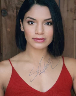 Shakira Barrera autograph