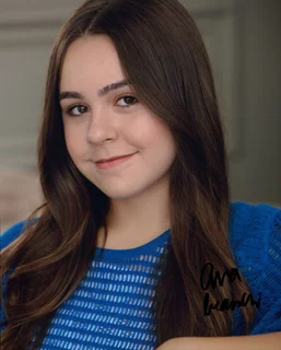 Ava Bianchi autograph