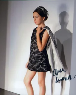 Ava Bianchi autograph