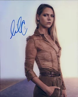 Lily Cowles autograph
