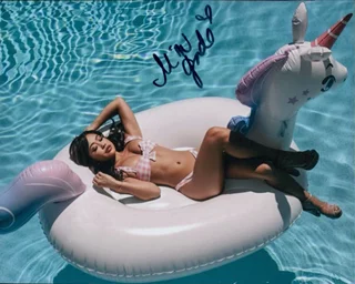 Mimi Jade autograph