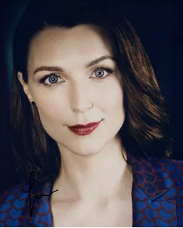 Tania Nolan autograph