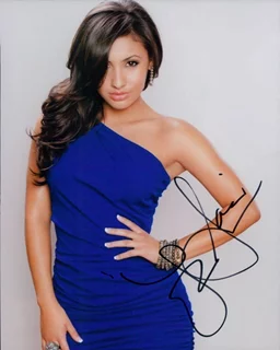 Francia Raisa autograph