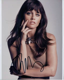 Robin Tunney autograph
