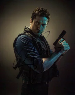 Gerard Butler autograph