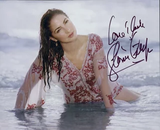 Gloria Estefan autograph