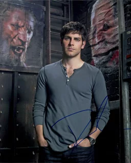 David Giuntoli autograph