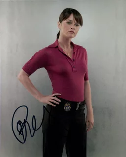 Robin Tunney autograph